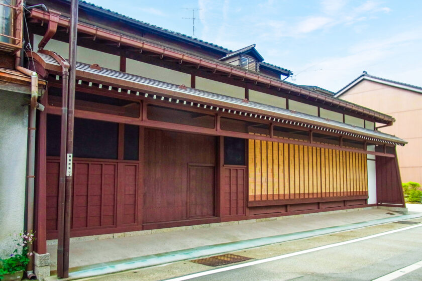 旧宮崎酒造店舗兼主屋ほか3棟【国登録有形文化財】