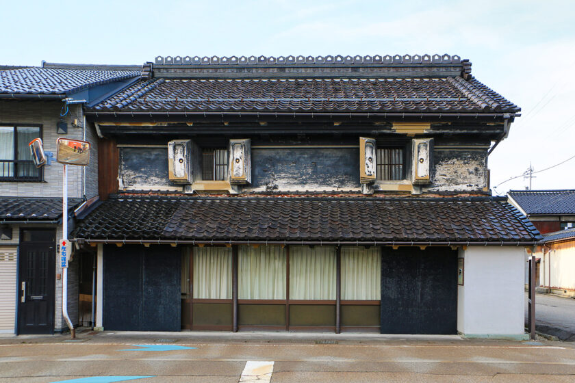 小沢家住宅店蔵【国登録有形文化財】