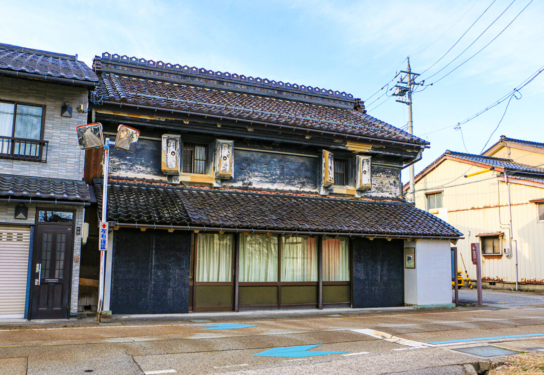 小沢家住宅店蔵　外観02
