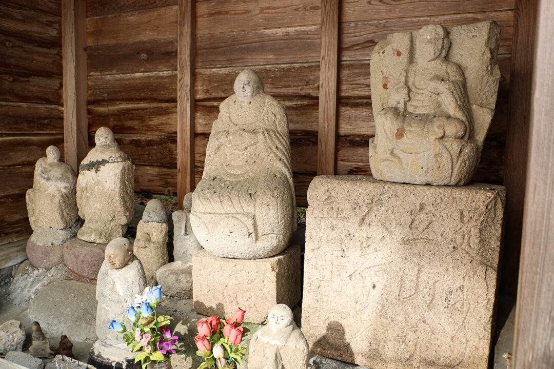 立山・大岩道しるべ【市指定文化財】