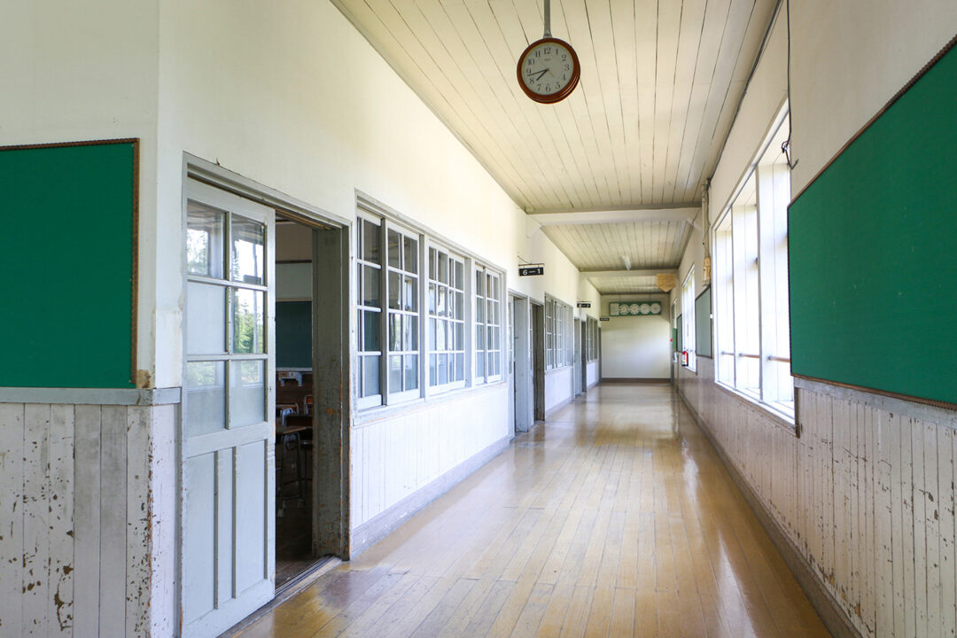田中小学校旧本館 廊下